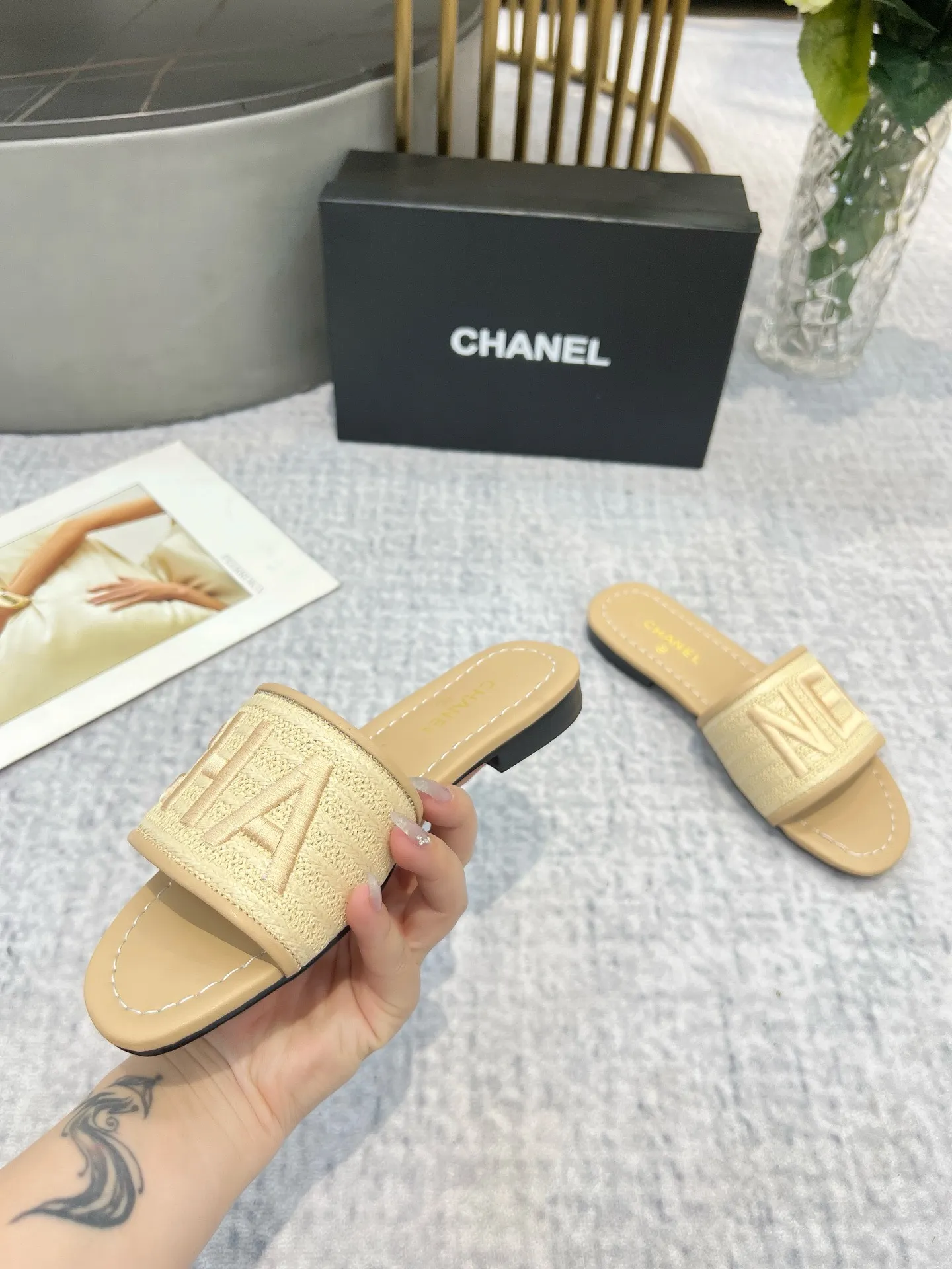 💕💕Factory direct selling price p340💕💕 Genuine leather sole +30 CHANEL, the upper uses three-dimensional electric embroidery technology, the upper foot is comfortable, soft and breathable, must-have size 35-43, leather sole +30